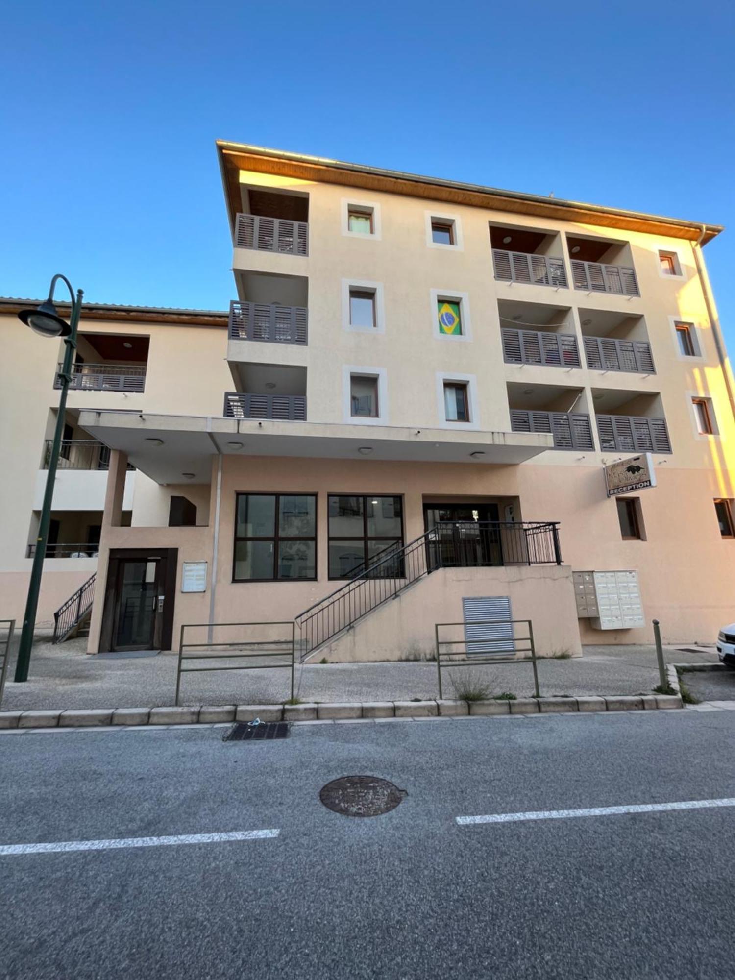 Appartement En Residence Tres Bien Situe Uzès Exterior foto